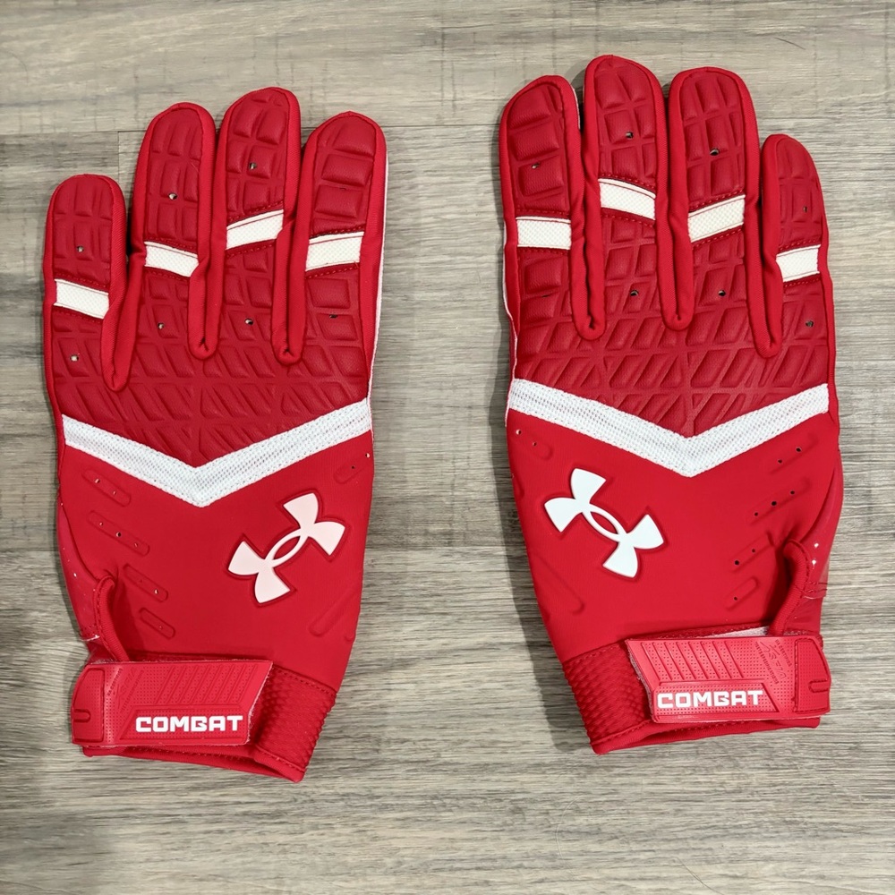 New with Tags Men’s Under Armor Combat Football Gloves Size 2XL - Picture 1 of 5